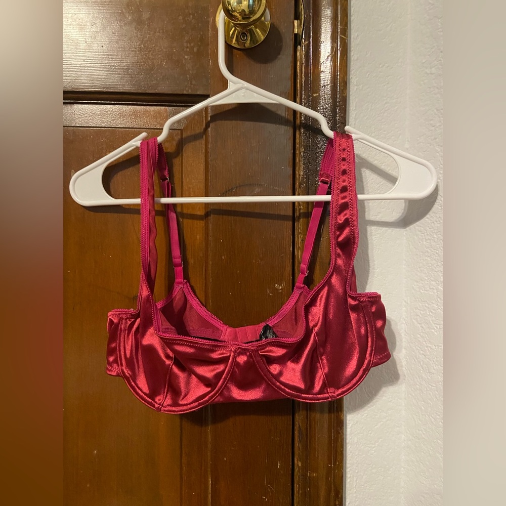 pink bra